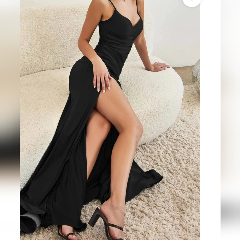 Ladivine by Cinderella Devine Black Dress Size 22